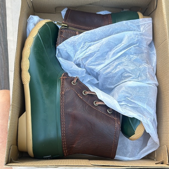 Sperry duck boots, size 8.5 - Picture 3 of 8